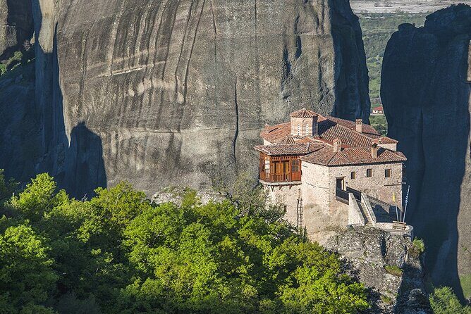 Meteora Full-Day Trip with Guide on Luxury Bus From Athens - First stop on the rocks: visiting 3 monasteries on the Meteora plateau
