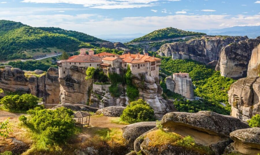 Meteora: Guided Sunset Tour with Monasteries & Caves Visit - Dress code and cash-only entry fees: plan 10 minutes ahead