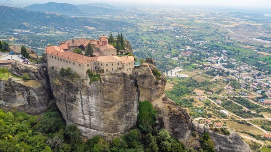 Meteora Monasteries "Byzantine Walks" From Thessaloniki - Meteora and James Bond: spotting the pop-culture link