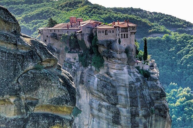 Meteora Monasteries & Caves Unesco Wonder in Greece Day Trip - Thermopylae and the Leonidas Stops: Ancient Drama, Tight Time Windows