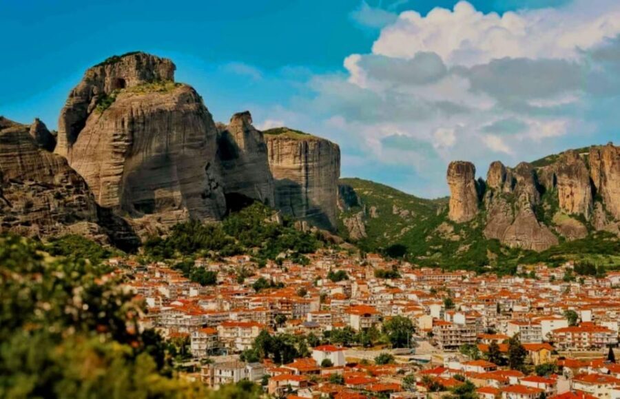 Meteora Monasteries: Full Day Tour from Athens - A 12-hour Athens-to-Meteora Day Trip With Serious Cliff Views