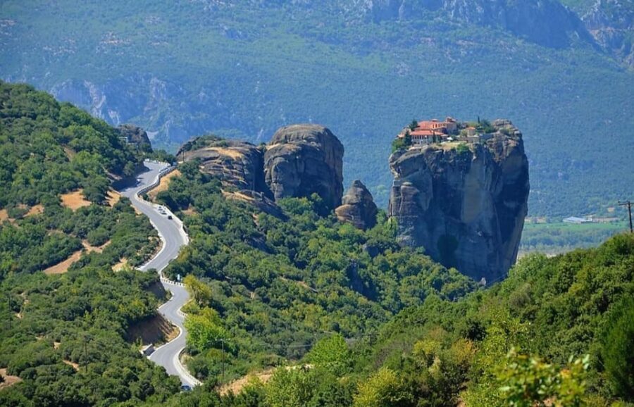 Meteora Monasteries: Full Day Tour from Athens - Getting to Kalambaka: Time for a Quick Walk and Better Photos
