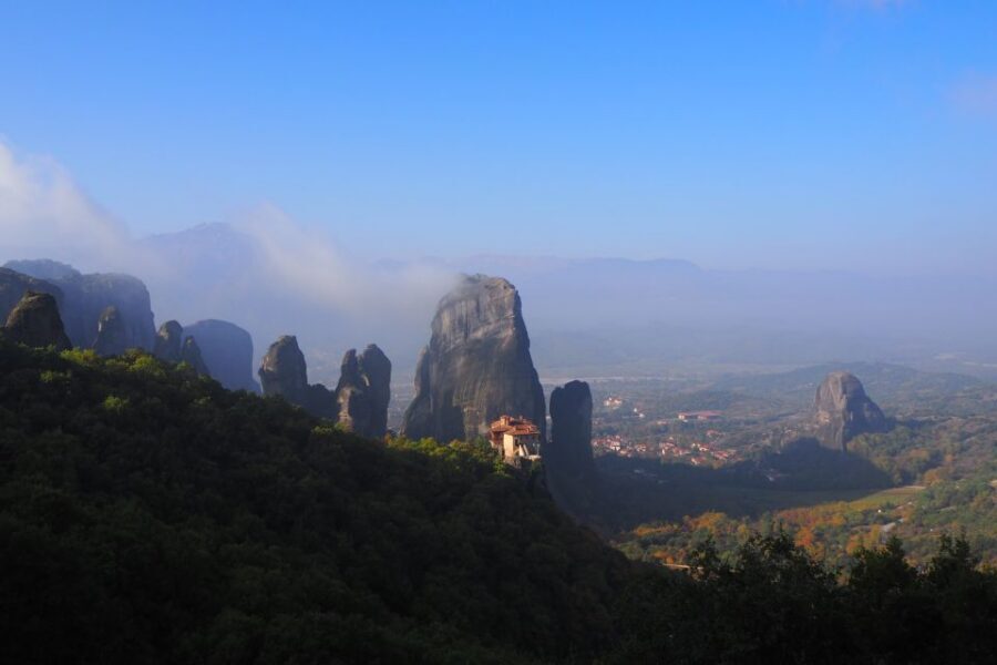 Meteora Monasteries Tour from Athens - The drive through Thessaly: small towns, big context