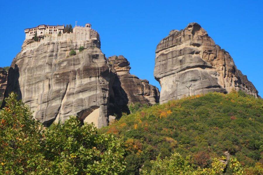 Meteora Monasteries Tour from Athens - Up to three monasteries on the rocks: how to plan your time on-site