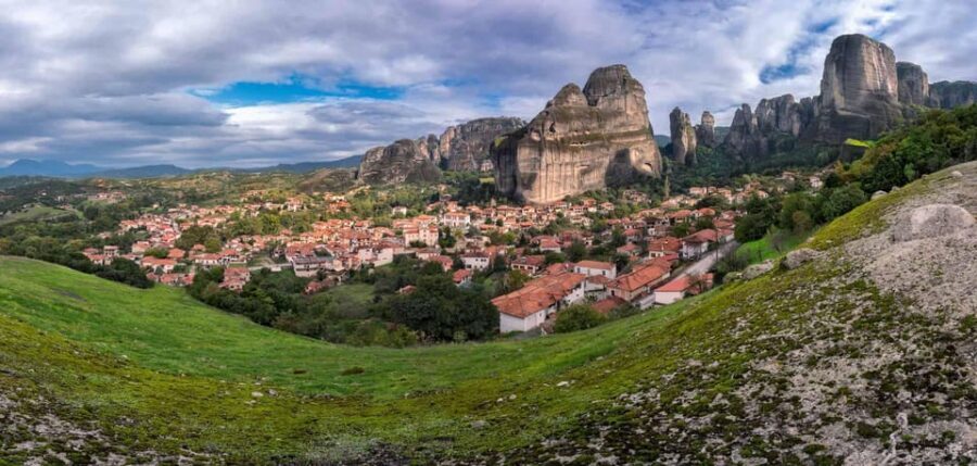 Meteora: Morning Monasteries Tour with Photo Stops - Hermit Caves and St. George the Mandilas: Meteora’s Origin Story