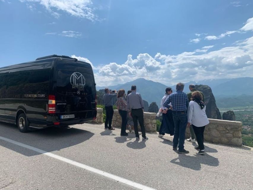 Midday Tour in Meteora from Kalabaka's trainstation - Photo stops and panoramic viewpoints: when to look up