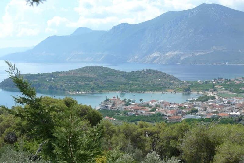 Mycenae Nafplion: one day Spanish guided tour - The Corinth Canal stop: the geography lesson you’ll actually remember
