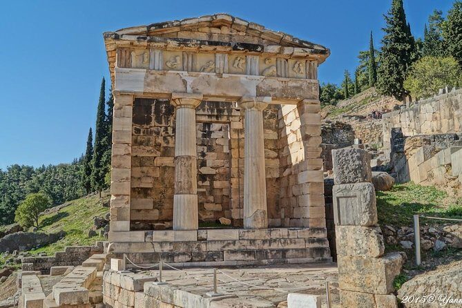 Mystical Delphi & Hosios Loukas Byzantine Wonder Luxury Day Tour - Hosios Loukas Monastery: Byzantine Art in a Real Stone Setting