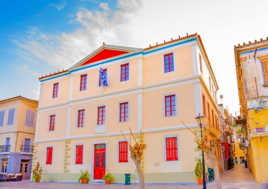 Nafplio: City Walking Tour - Entering Nafplio at the Land Gate and Syntagma Square