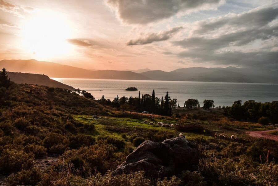 Náfplio: Private walking tour with a local tour guide - Up to Akronafplia: the climb that turns into a view