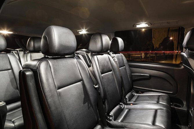Nafplio-To Athens Airport-Private Minivan up to 7 pax - How the meet-and-greet works (so you don’t play Where’s Waldo)