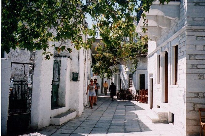Naxos: Bus Tour Around the island - Pickup and the bus comfort reality check