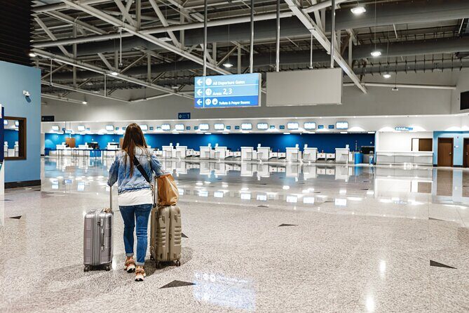 Piraeus Port/Hotels to Athens Airport Private Transfer-Meet&Greet - Airport Drop-Off at Athens International: Finishing Strong