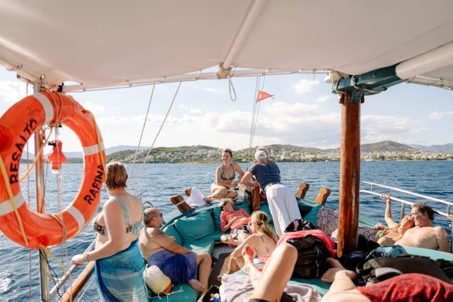 Porto Rafti: Athens Cruise Tour with Mediterranean BBQ - First steps at Resalto Terminal and what the boat setup means for you