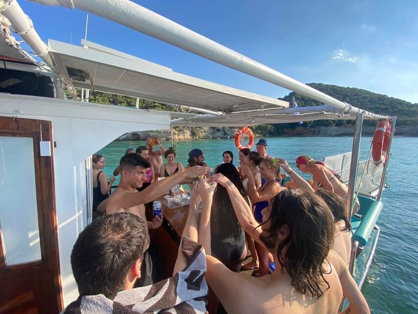 Porto Rafti: Athens Cruise Tour with Mediterranean BBQ - Snorkelling gear on board: how to make the most of it
