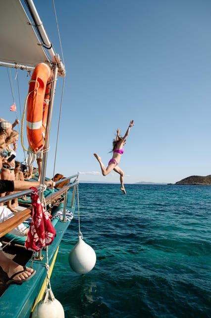 Porto Rafti: Athens Cruise Tour with Mediterranean BBQ - What to bring (and what not to bring) for a smooth sea day