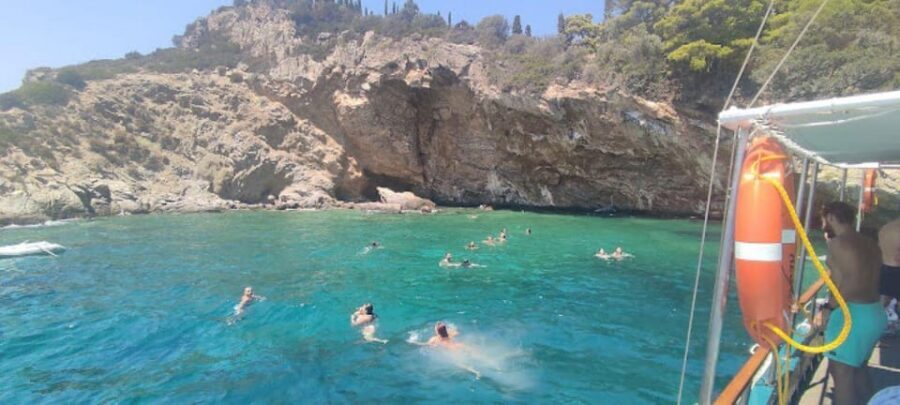 Porto Rafti: Athens Cruise Tour with Mediterranean BBQ - Drinks, shade, and motion: the practical side of staying comfortable