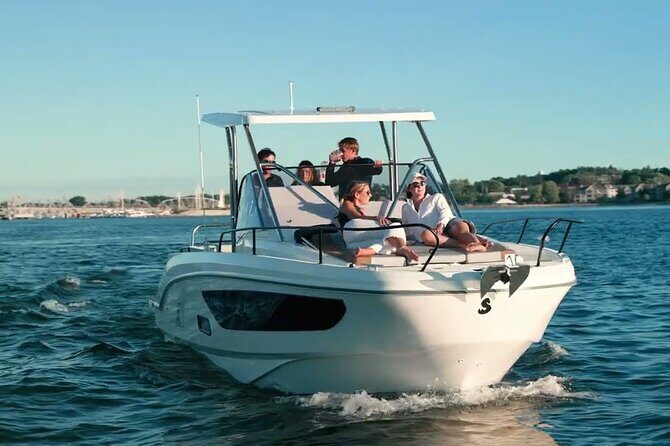 Private Boat Excursion to Aegina and Moni Islands from Athens - Stop 4: Aegina exploration time for Kolona and the Cathedral area