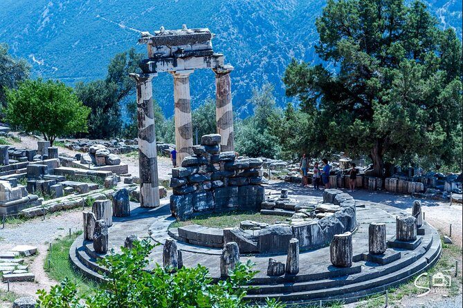 Private Delphi and Hosios Loukas Monastery - Great Lunch and Drinks Included - Driving Countryside: The Little Extras That Make the Day Feel Custom