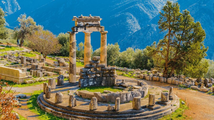Private Luxury Tour: Delphi, Itea & the Charm of Galaxidi - Itea on the Corinthian Gulf: a softer stop that resets you