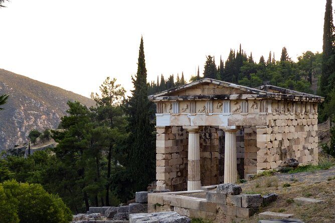 Private Tour: Delphi Day Trip from Athens Including wonderful local Lunch - Who should book this private Delphi tour (and who might choose differently)