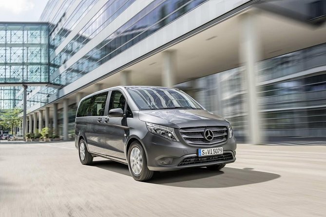 Private Transfer from/to Athens Airport/Hotel in Athens - Waiting time that actually helps: 45 minutes without panic
