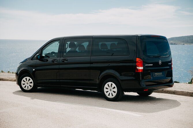 Private Transfer from/to Piraeus port/Athens Airport (ATH) - Meet the driver fast: what the pickup experience looks like