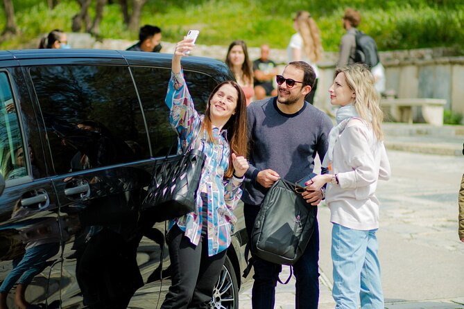 Private Transfers from Athens Int. Airport to Athens City - Service hours: the important schedule detail