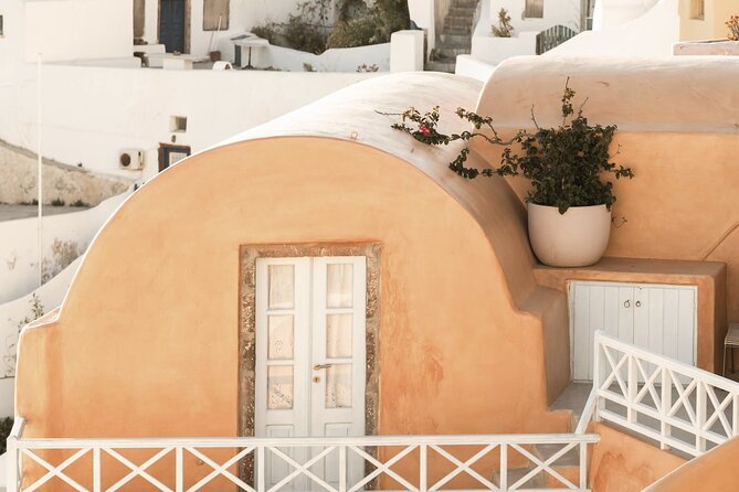 Santorini: Private Tour in the Picturesque Village of Oia - Getting Picked Up and Dropped Off Close to Where You Are