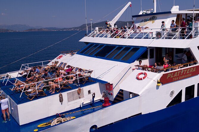 Saronic Gulf Escape: Beaches, Greek Flavors, Relaxation at Sea - Food and drinks: a Greek buffet that actually keeps you fueled