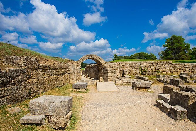 Shore Excursion from Katakolo -Virtual Reality Of Ancient Olympia - The VR app at the archaeological site: seeing what time erased