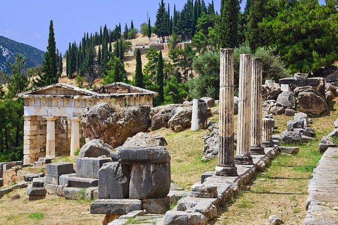 Spiritual Delphi & Thermopylae Battlefield Private Full Day Tour - Price and value: what $301.65 per person buys you