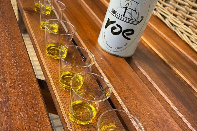 Street food tasting in the locals favorite hidden places - Drinks at street level: raki, ouzo, wine, and orange juice