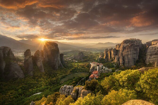 Sunset Meteora Private Photography Tour - The 4-hour flow: from hermit houses to a final sunset shoot