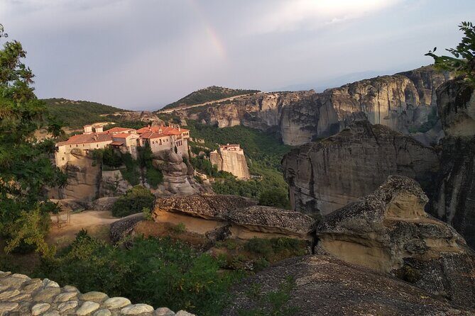 The Top Meteora Greece Private Day Tour from Athens - Kamena Vourla: the built-in coffee reset you’ll be glad you took