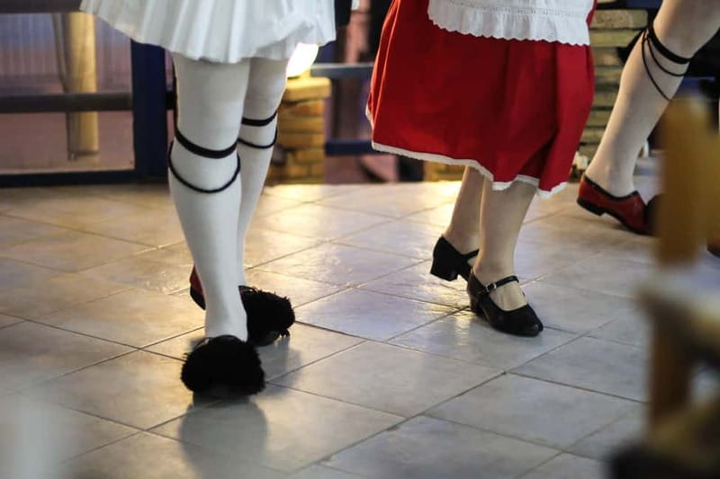 Traditional Greek Show in Plaka with Dinner - 5 Things That Make This Plaka Greek Show Work