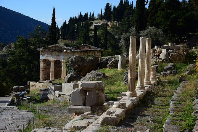 Two day trip from Athens to Delphi and Meteora - The driving: long roads, real payoff
