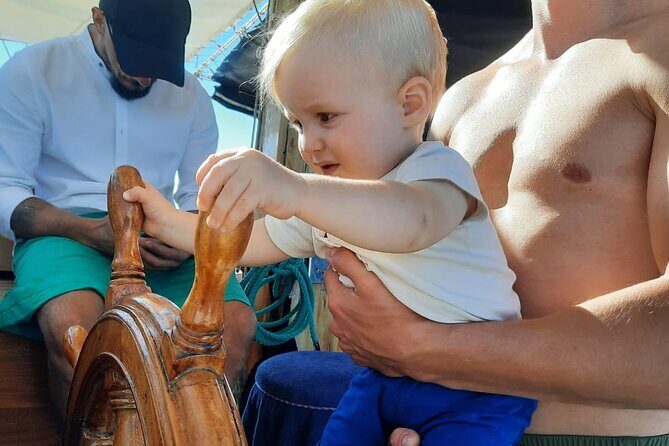 Unique sailing experience to Aegina-Metopi and Skala - Aegina first: historic corners, beach time, and a food-shop detour
