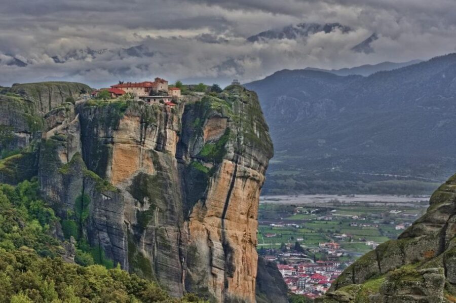 Visit Delphi & Meteora Monasteries Full Day Private Trip - Kalambaka Lunch Stops (And What’s Not Included)